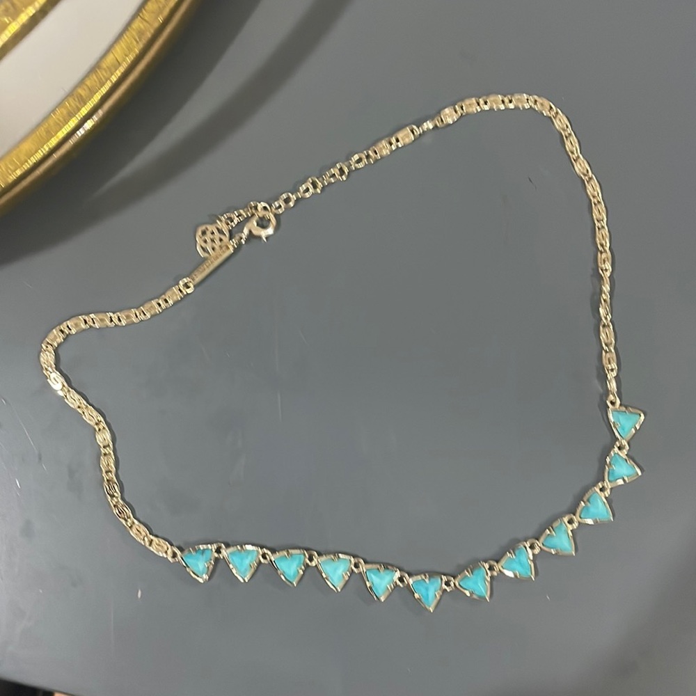 Kendra Scott necklace